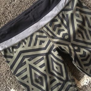Lululemon Athletica size 10 Capri leggings
